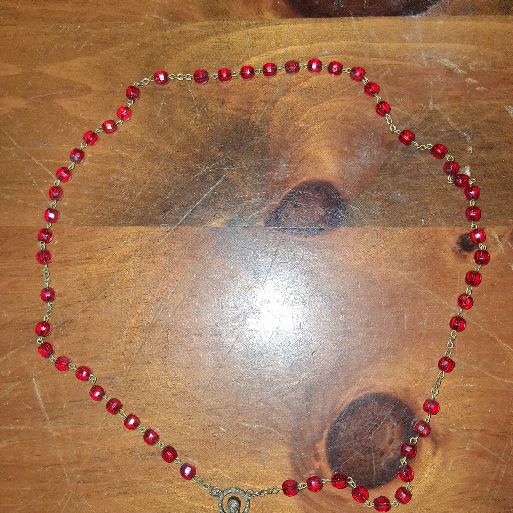 Vintage Red Glass Rosary With Crucifix Marked Italy - Picture 4 of 7